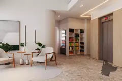 Hall de entrada com poltronas brancas, estante de snacks, máquina de bebidas e elevador — Adore Level Up em Cachoeira do Bom Jesus, Florianópolis