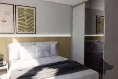 Perspectiva ilustrativa do quarto com cabeceira ripada, quadros decorativos, cama de casal e guarda-roupa espelhado — Aquamarina Residence em Cachoeira do Bom Jesus, Florianópolis