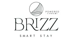 Logotipo do Brizz Smart Stay Powered by Housi com símbolo circular — Brizz Smart Stay em Cachoeira do Bom Jesus, Florianópolis