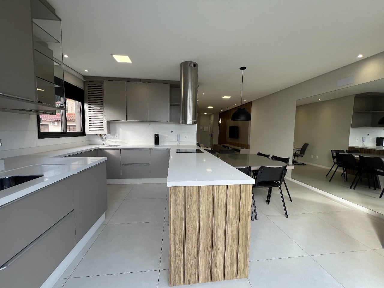 Apartamento com vista para o mar, 100% mobiliado