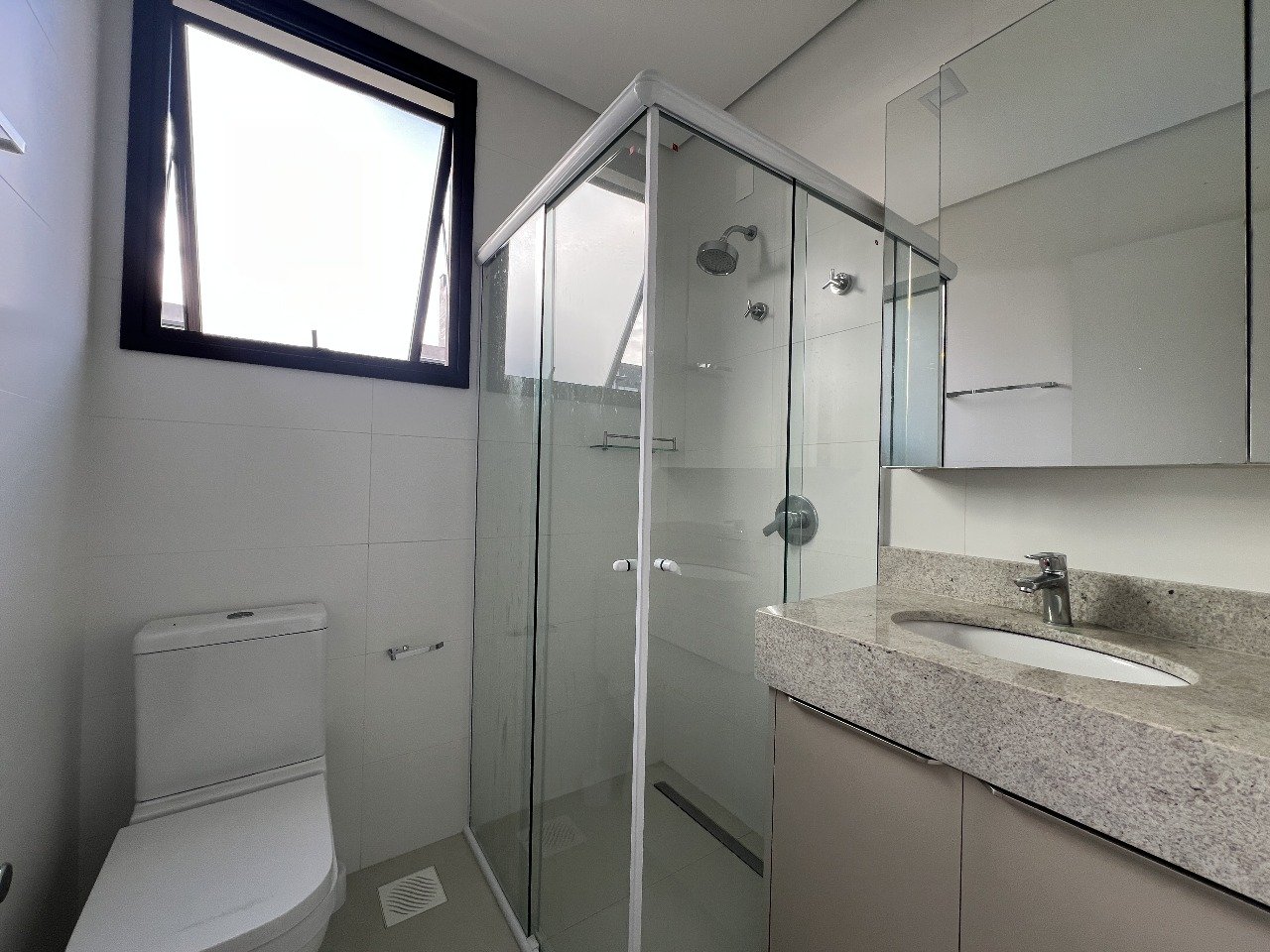 Apartamento com vista para o mar, 100% mobiliado