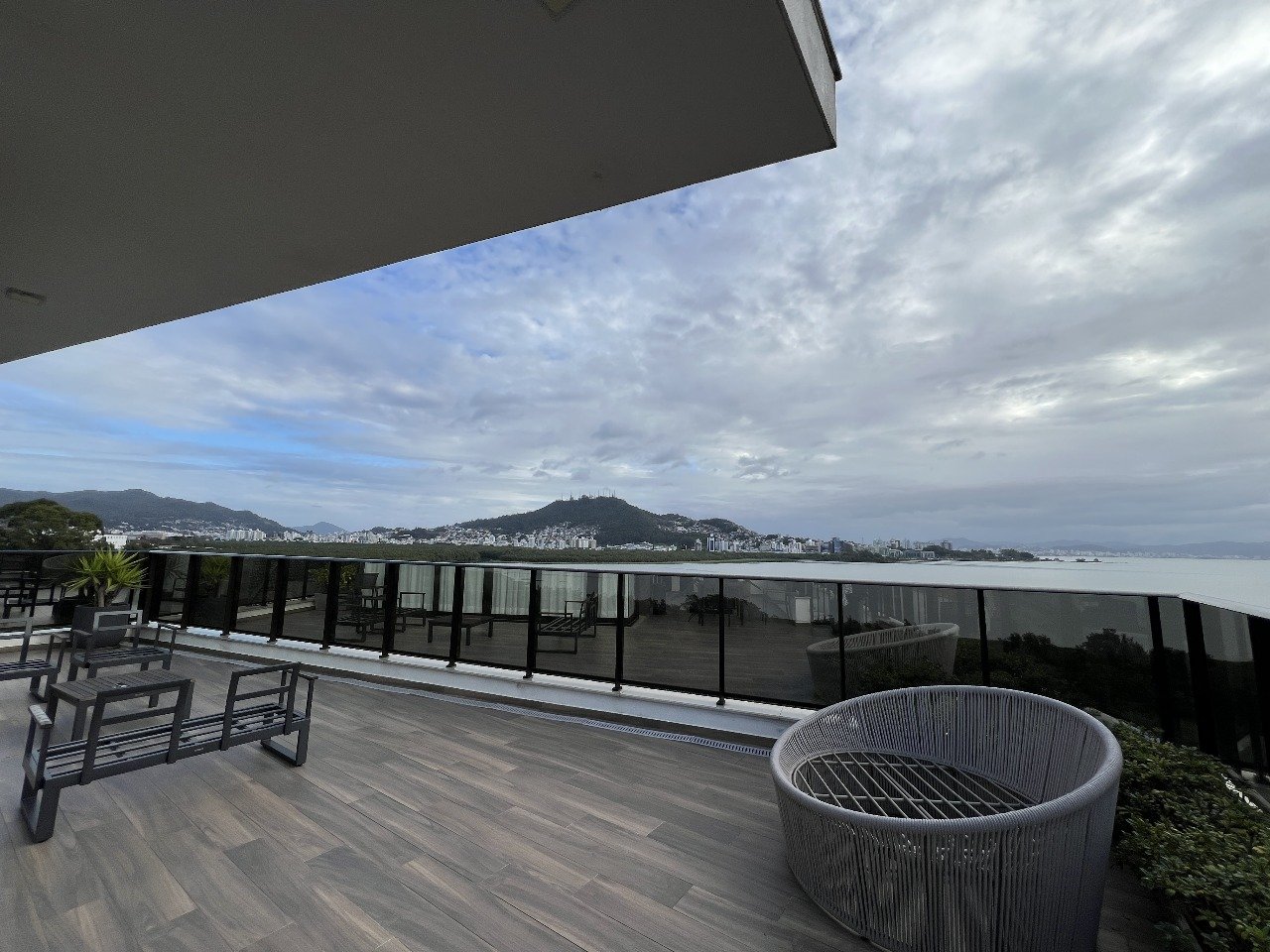 Apartamento com vista para o mar, 100% mobiliado