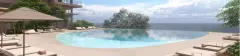 Perspectiva ilustrativa panorâmica da piscina infinity com deck, espreguiçadeiras e vista para o mar e morros — D/Season Residence Club em João Paulo, Florianópolis