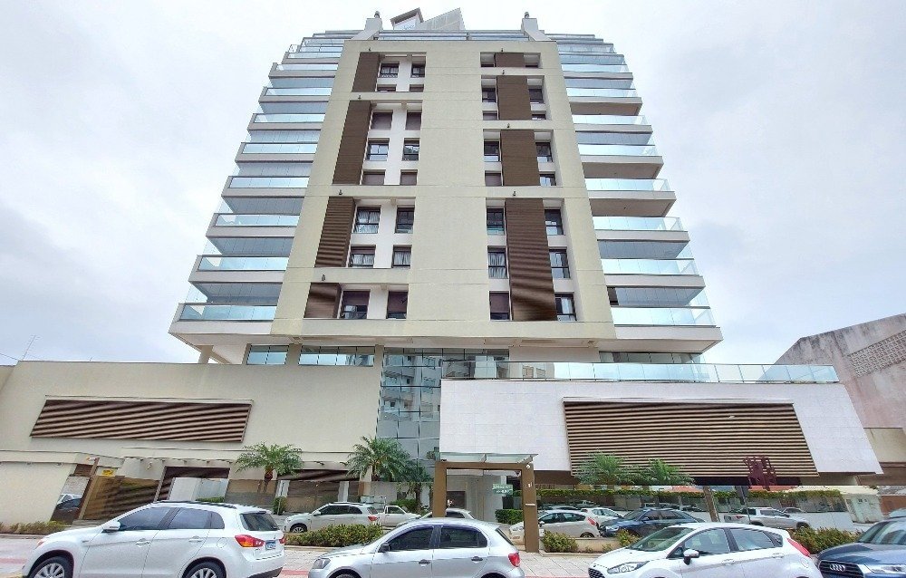 Apartamento semimobiliado no Estreito