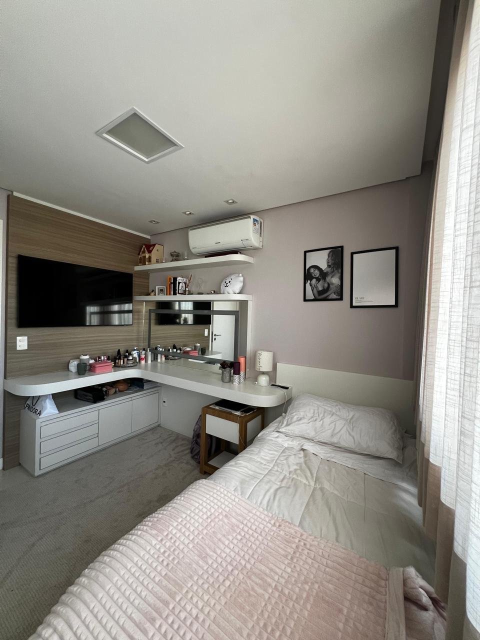 Apartamento semimobiliado no Estreito