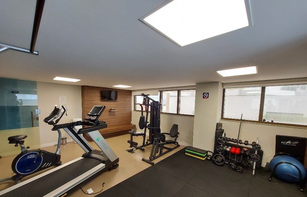 Apartamento semimobiliado no Estreito