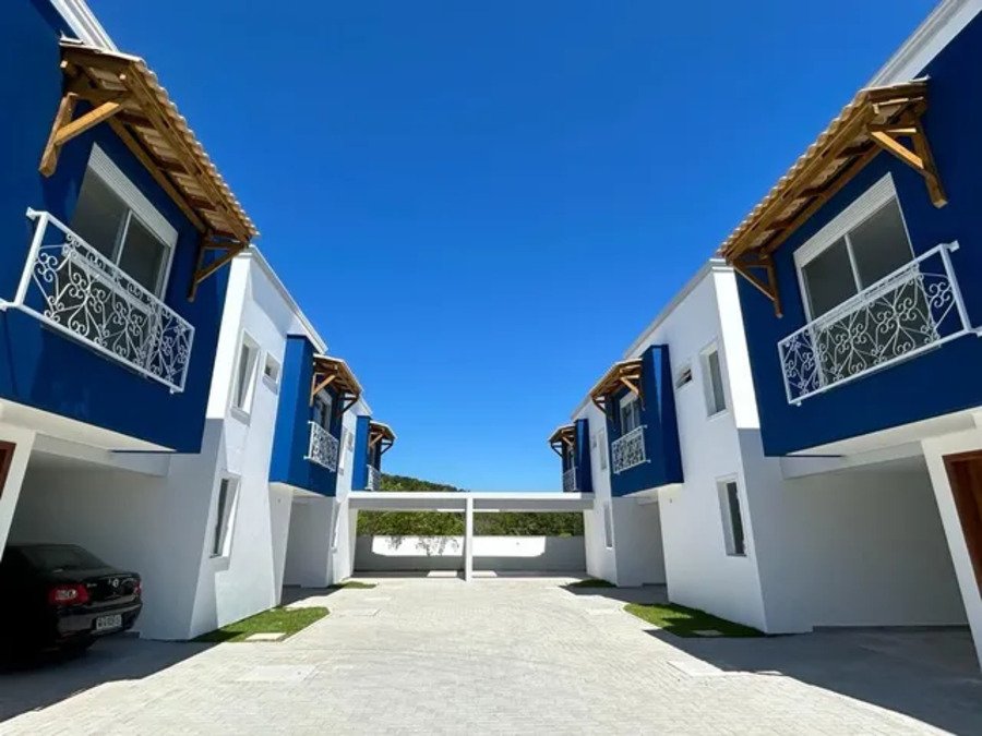 Sobrado em Condomínio, novo e financiável no Ribeirão da Ilha