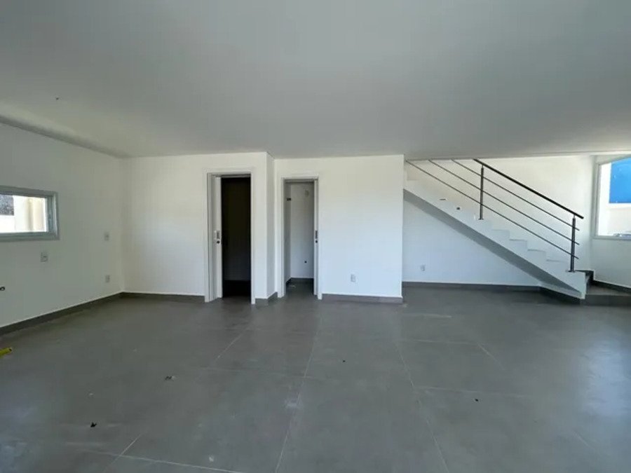 Sobrado em Condomínio, novo e financiável no Ribeirão da Ilha