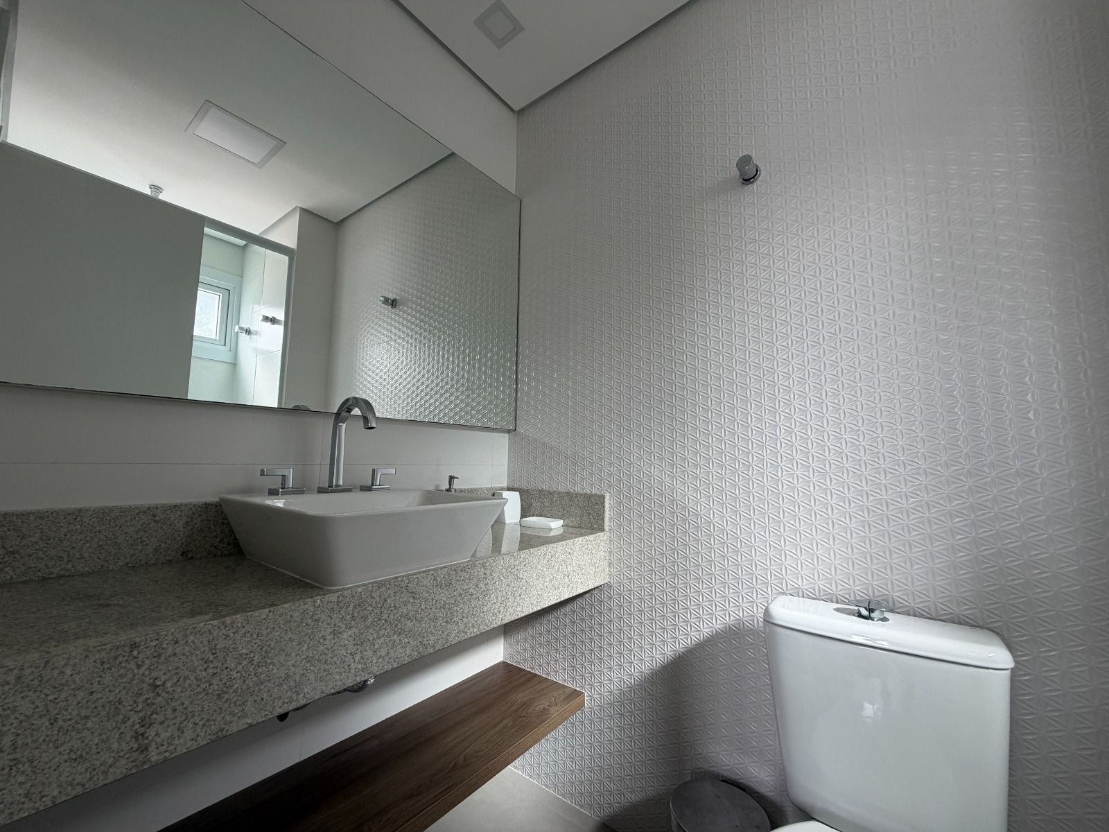 Apartamento 100% mobiliado na Trindade