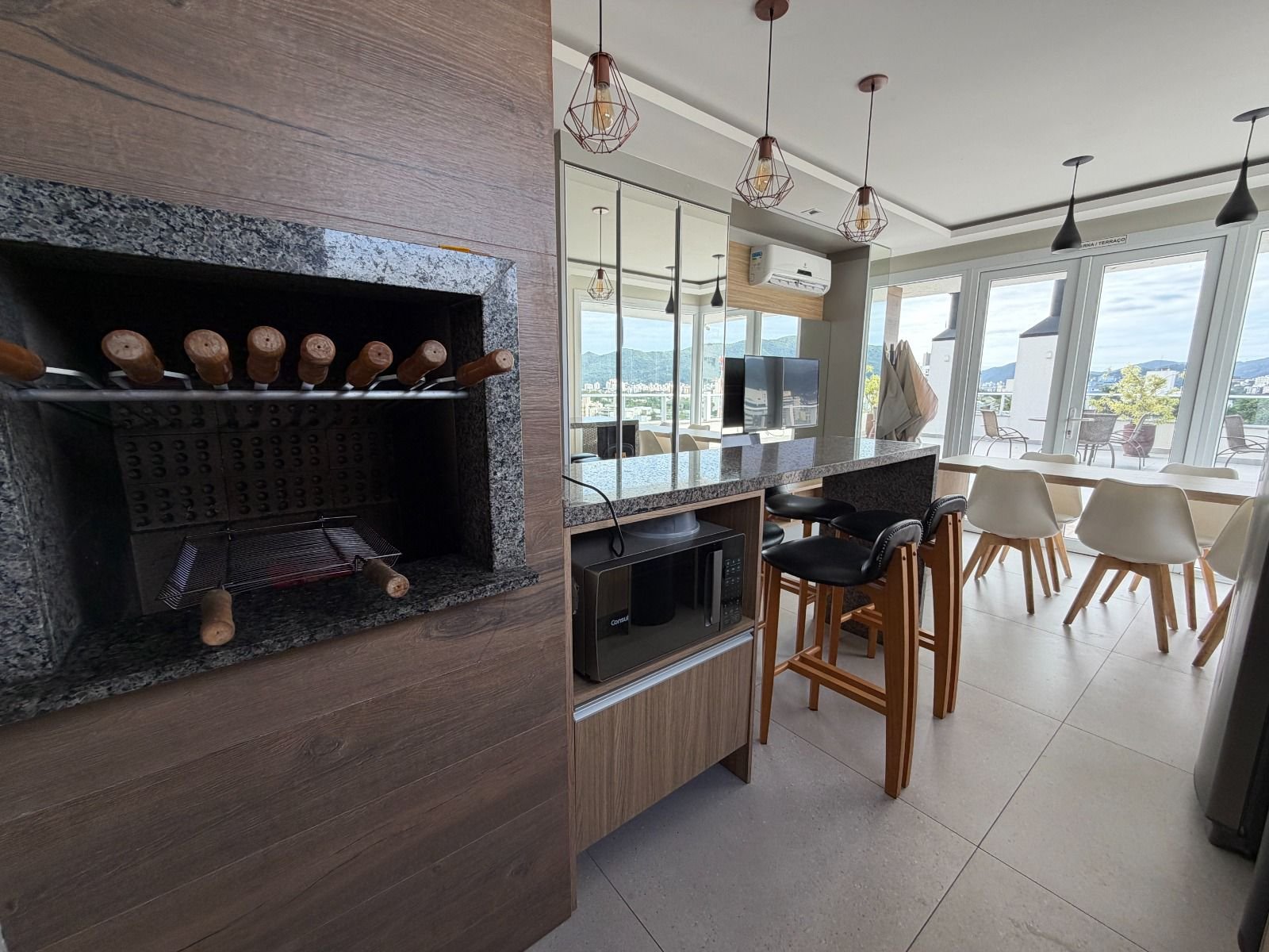 Apartamento 100% mobiliado na Trindade