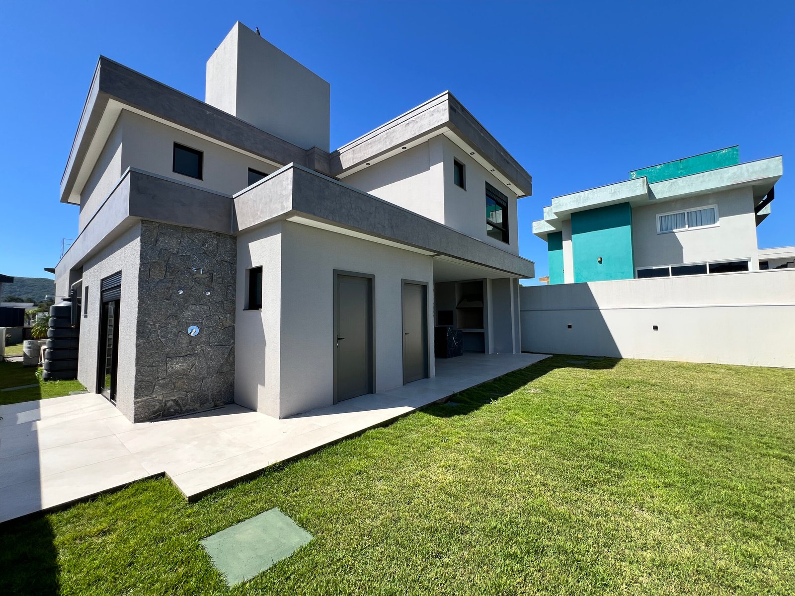 Francês 11- Casa em condomínio fechado em Florianópolis