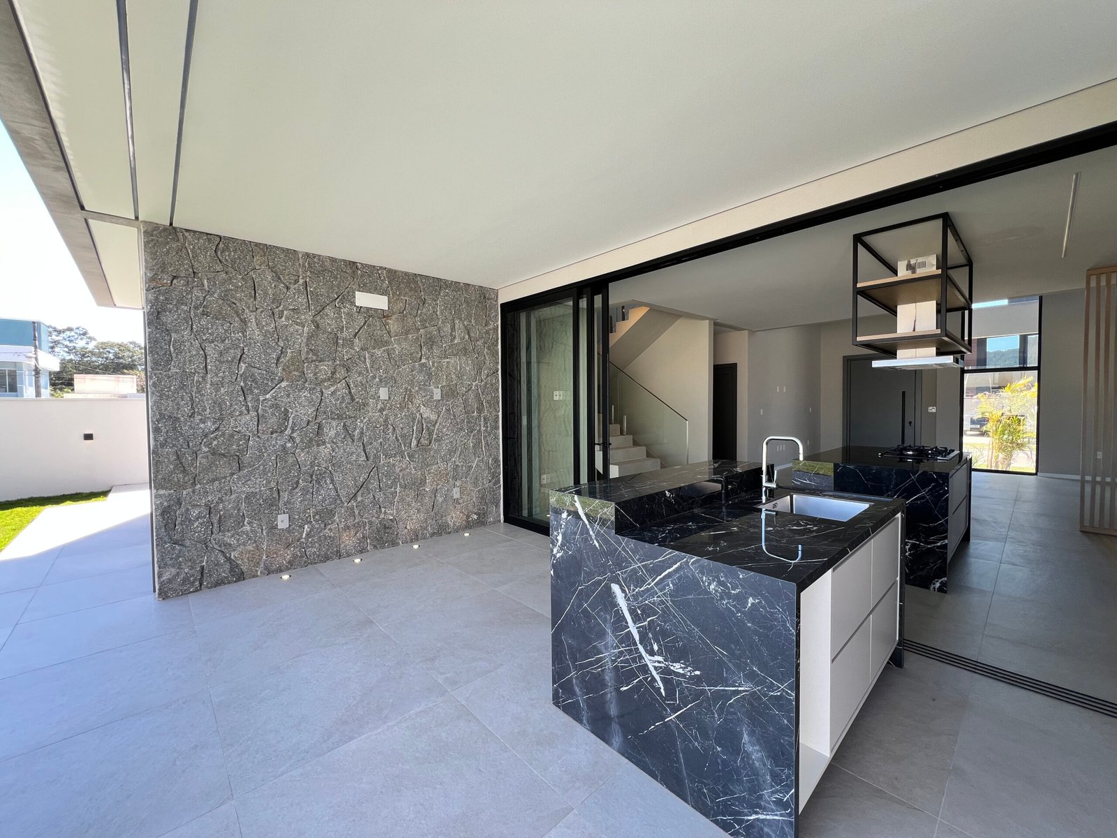 Francês 11- Casa em condomínio fechado em Florianópolis