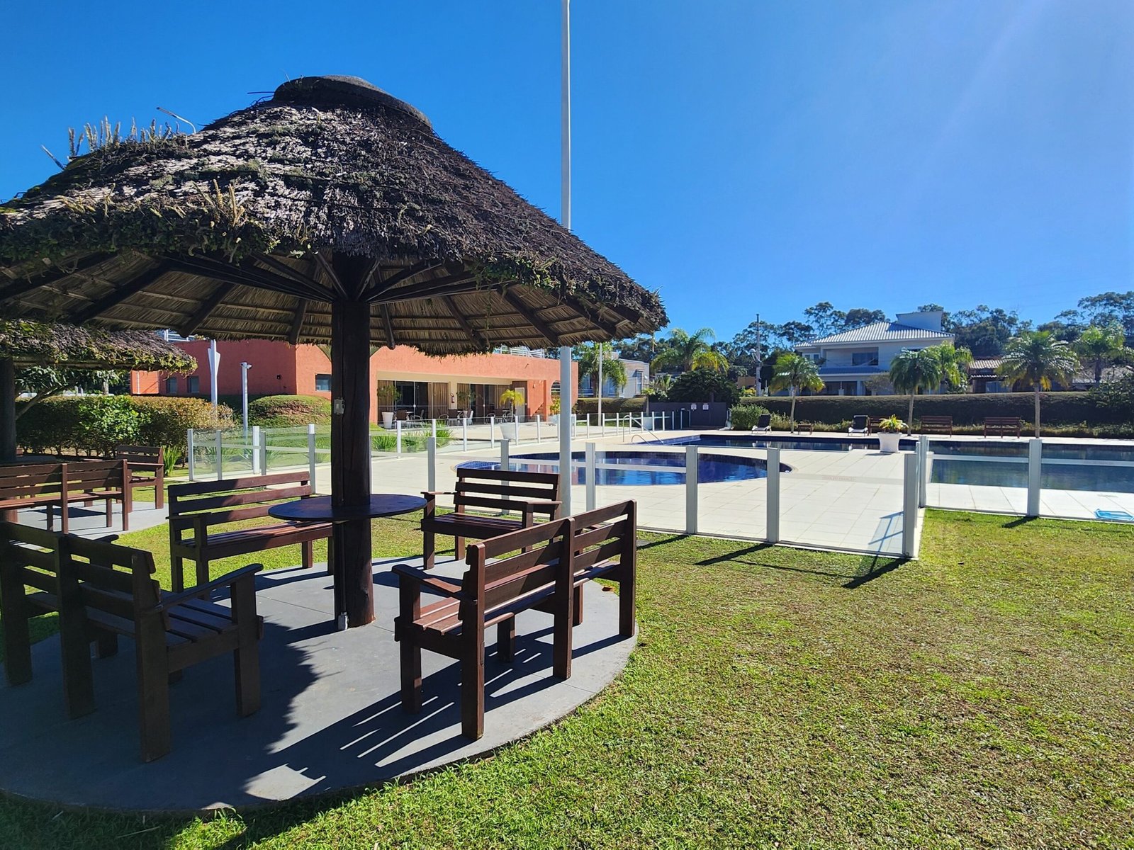 Francês 11- Casa em condomínio fechado em Florianópolis