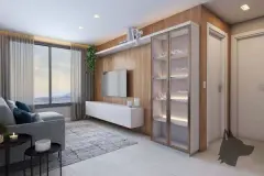 Sala de estar com sofá cinza, TV em painel amadeirado e adega iluminada com vista panorâmica — HUB Beira Mar em Saco dos Limões, Florianópolis