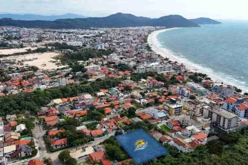 Vista del barrio Trindade en Florianópolis para comprar un inmueble sobre plano
