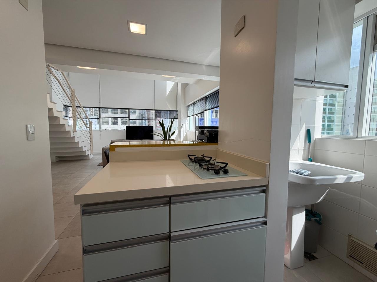 Loft duplex, próximo ao Shopping Beira Mar