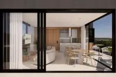 Sala da cobertura com TV suspensa e logotipo MaxStudios na estante, varanda com campo verde — Max Studios 45 em João Paulo, Florianópolis
