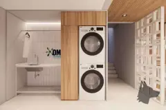 Academia longa com aparelhos de musculação, escadas de parede e teto de madeira, logotipo MaxStudios ao fundo — Max Studios 45 em João Paulo, Florianópolis