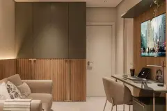 home office sala sofá escrivaninha TV painel ripado madeira — Neo Continente em Estreito, Florianópolis