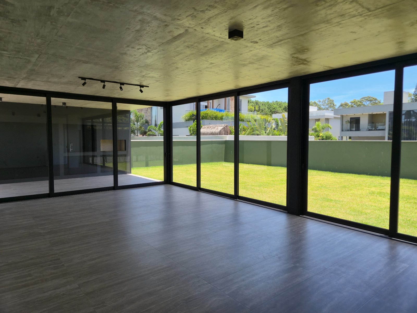 Casa alto padrão no condomínio Ilha do Arvoredo-Av, Red Park