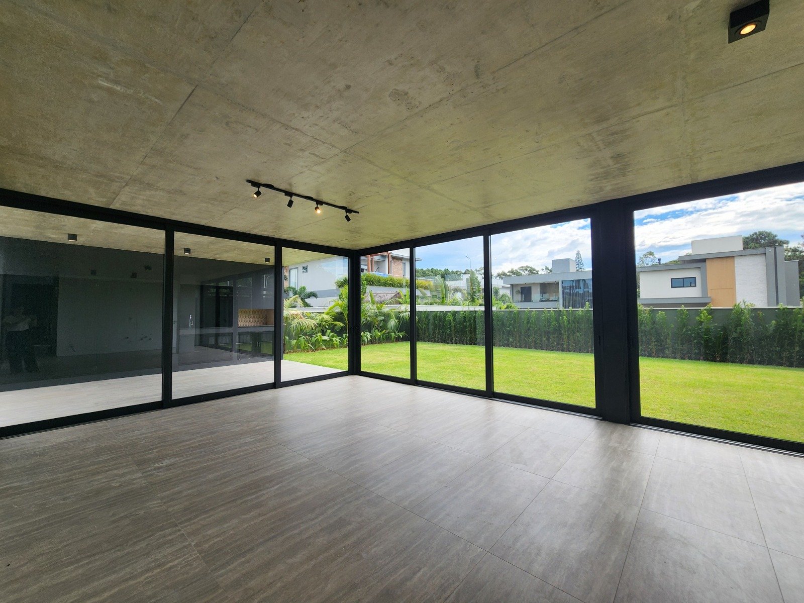 Casa alto padrão no condomínio Ilha do Arvoredo-Av, Red Park