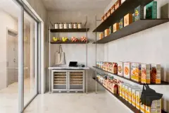 perspectiva ilustrativa mercadinho minimarket interno prateleiras produtos alimentícios banco vinhos balcão mármore sacola lona — Regency Square Smart Stay em Centro, Florianópolis