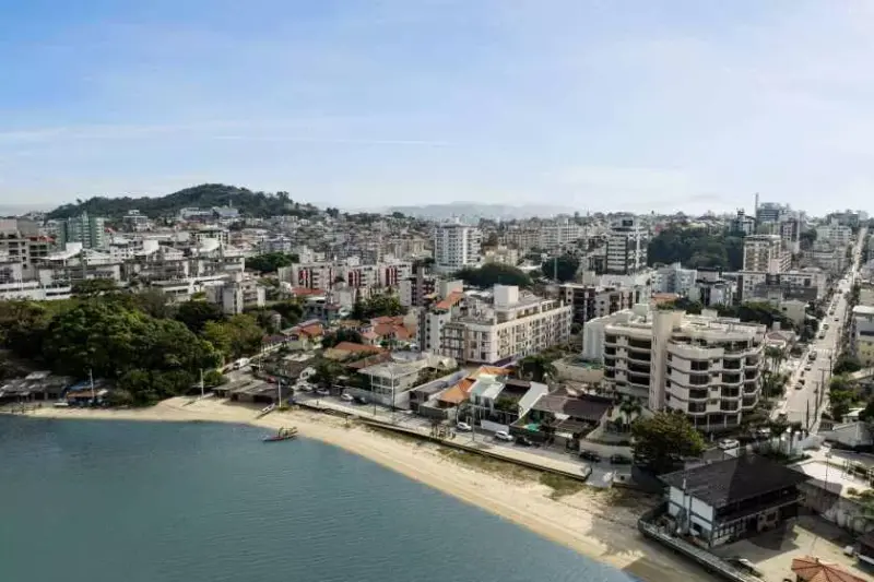 Vista del barrio Coqueiros en Florianópolis para comprar un inmueble sobre plano