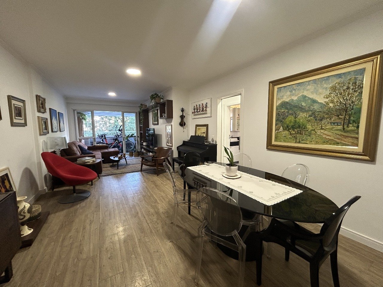 Apartamento semimobiliado, Rua Bocaiuva