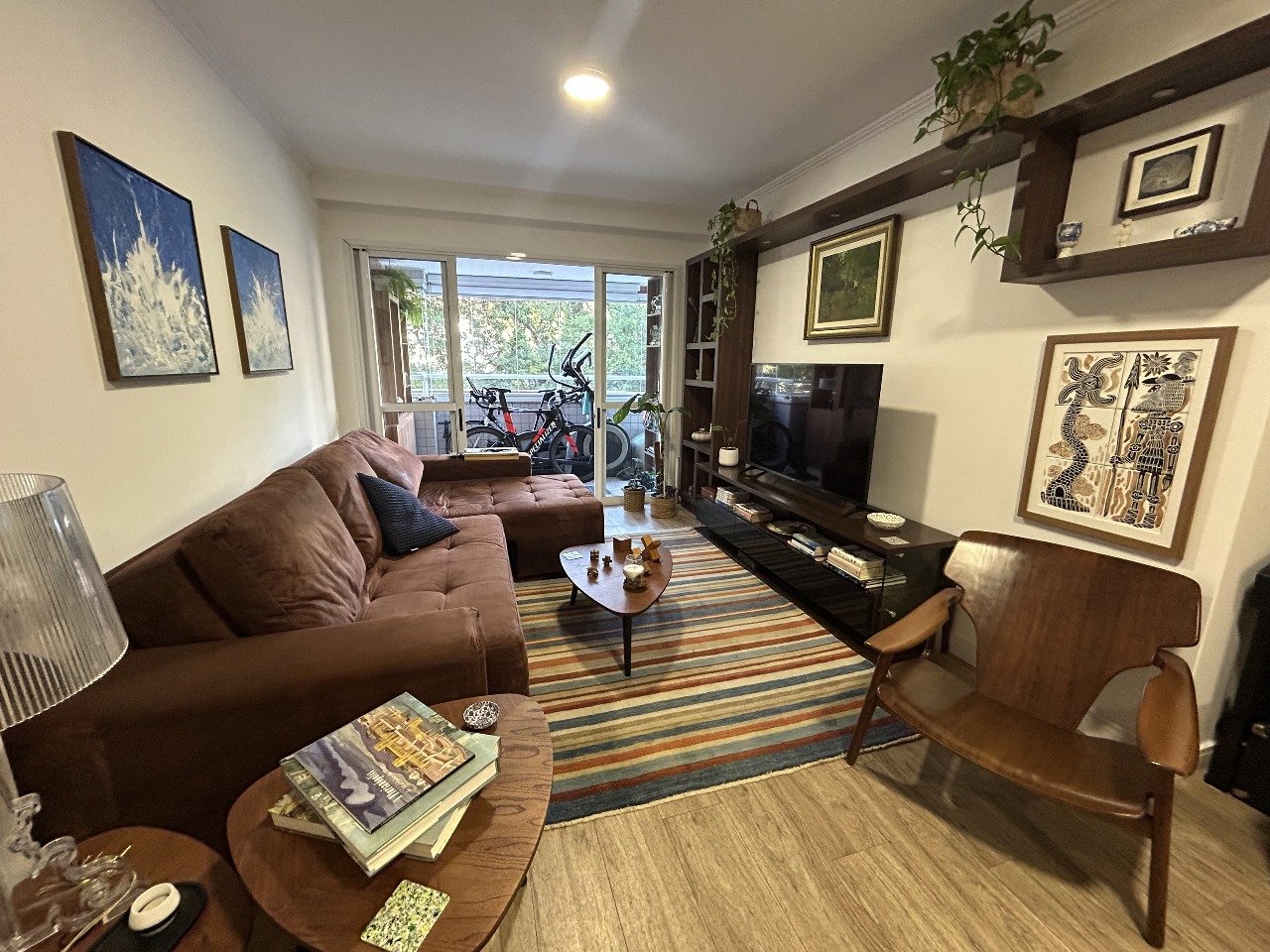 Apartamento semimobiliado, Rua Bocaiuva