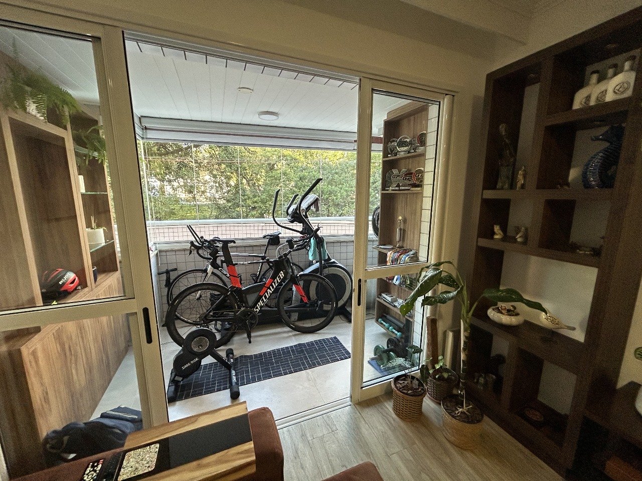Apartamento semimobiliado, Rua Bocaiuva