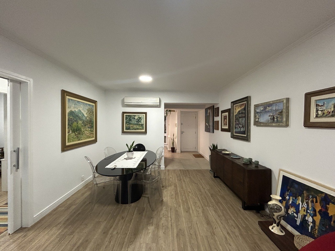 Apartamento semimobiliado, Rua Bocaiuva
