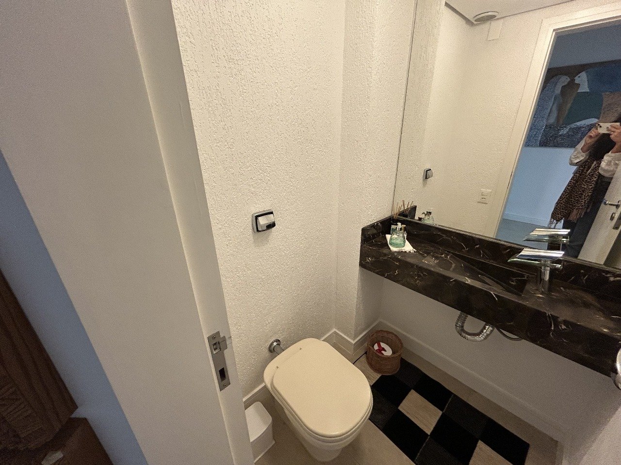 Apartamento semimobiliado, Rua Bocaiuva