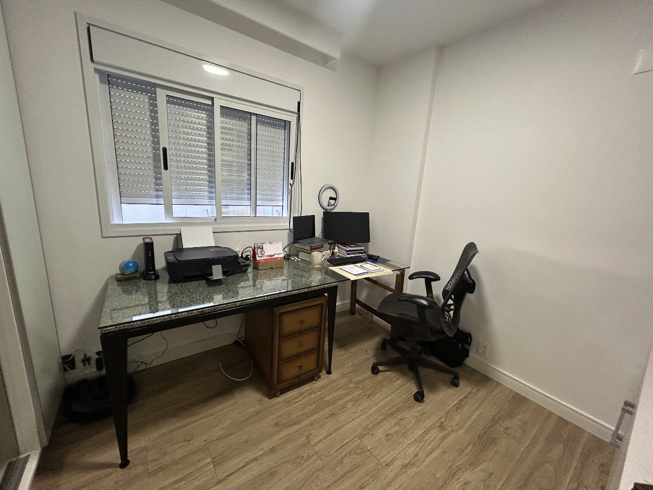 Apartamento semimobiliado, Rua Bocaiuva