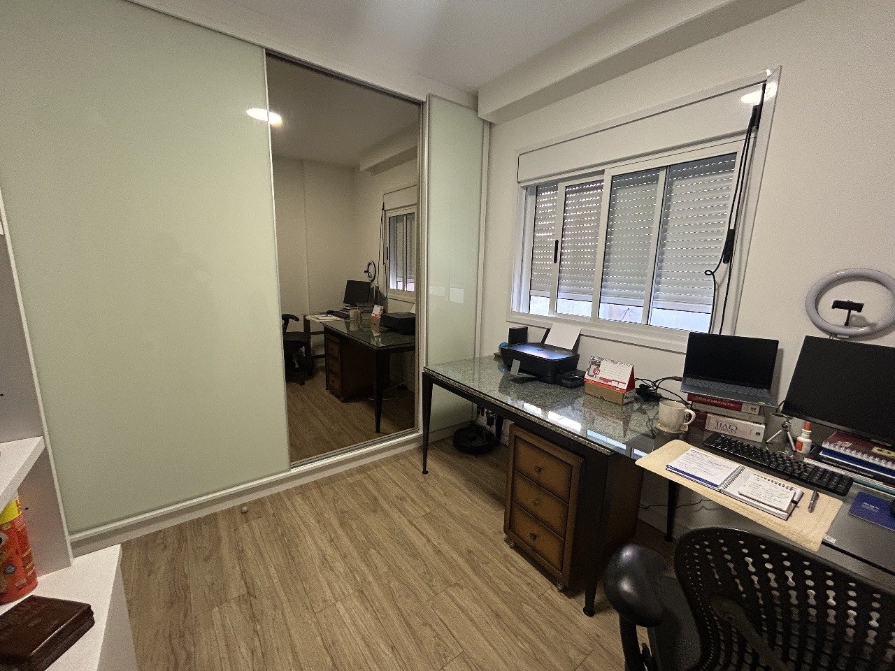 Apartamento semimobiliado, Rua Bocaiuva