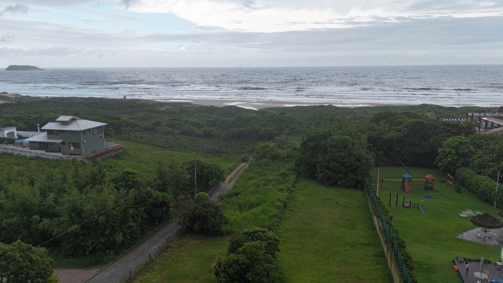 Santinho Spot Edificio com acesso direto ao mar