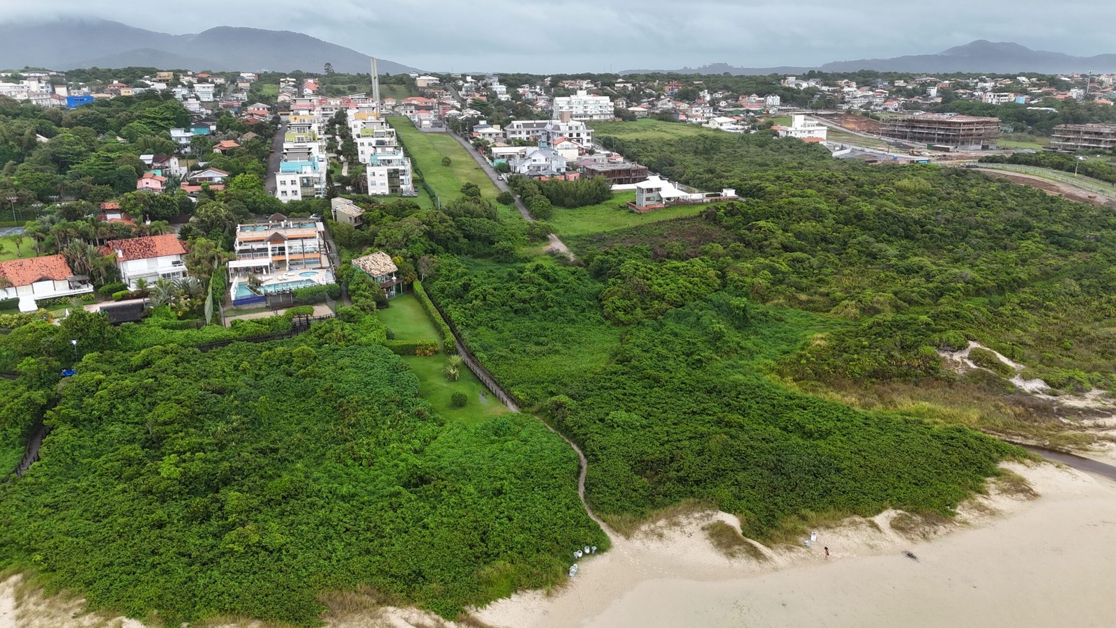Santinho Spot Edificio com acesso direto ao mar