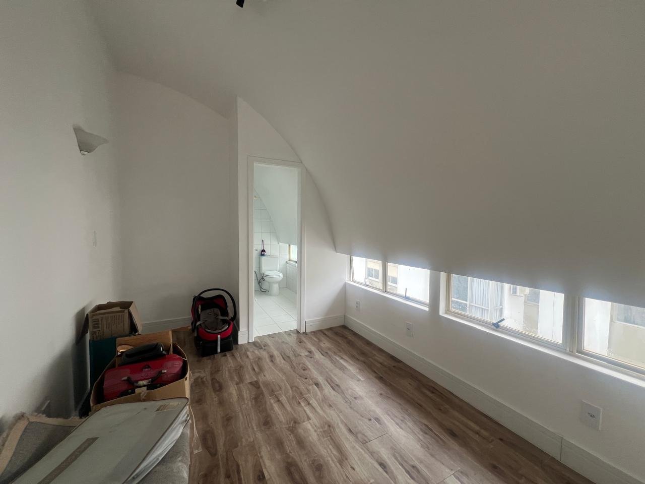 Cobertura triplex, semimobiliada no Centro de Florianópolis