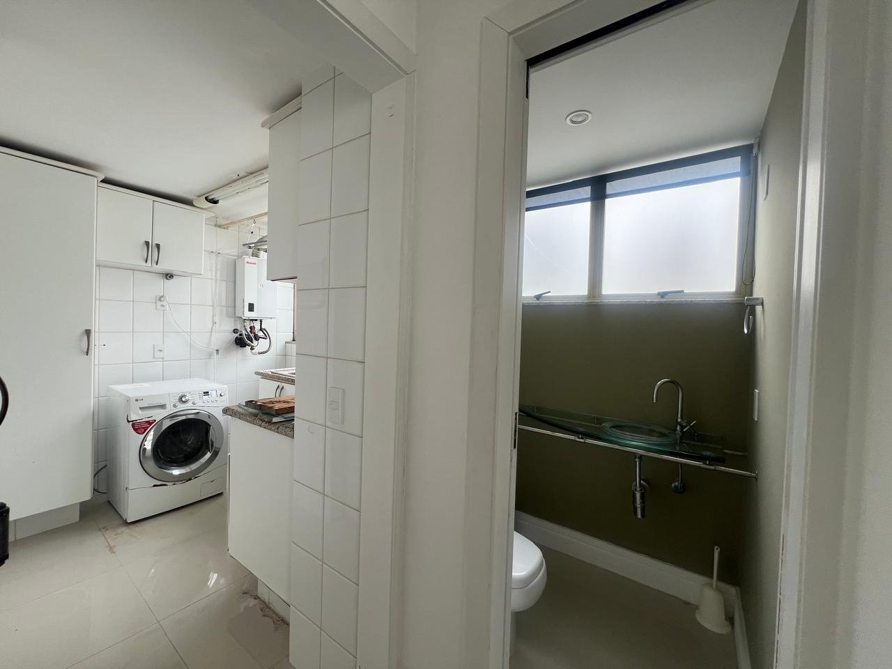 Cobertura triplex, semimobiliada no Centro de Florianópolis