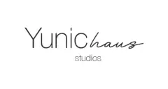 Logotipo Yunic haus studios em tipografia bicolor sobre fundo branco — Yunic Haus Studios em Canasvieiras, Florianópolis
